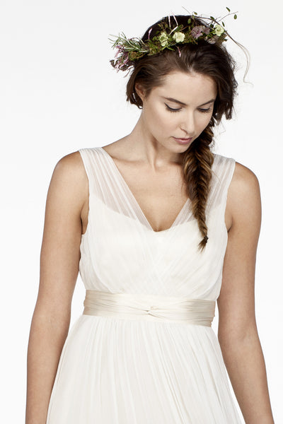 HB6633 Alternative V-Neck Wedding Dress