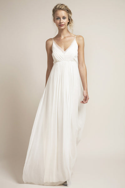 HB6622 Effortless  and Simply Stunning Wedding Dress